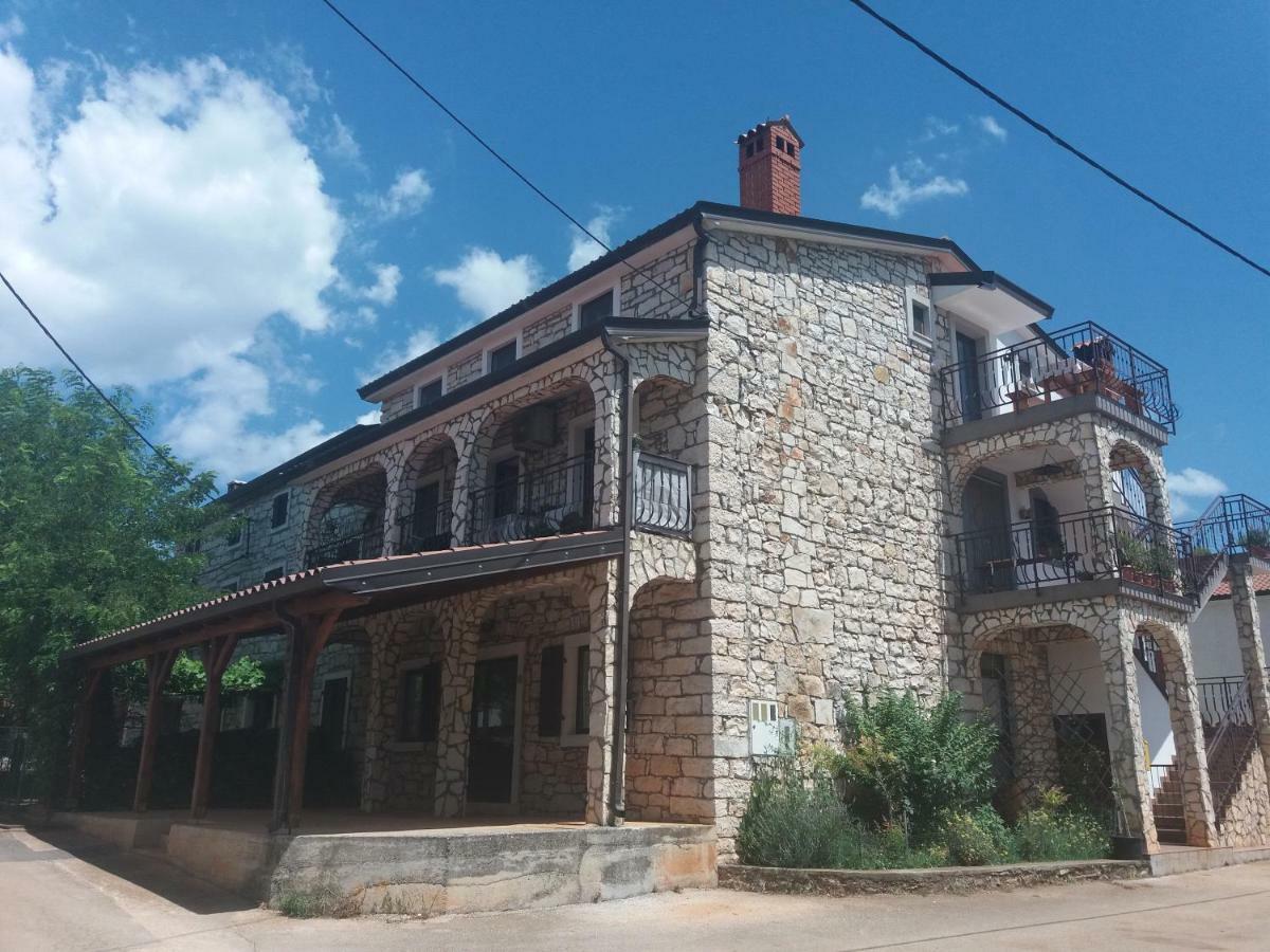 Ranch Radin Bed & Breakfast Brtonigla Exterior photo